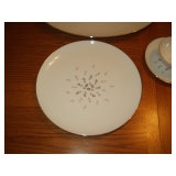 Petite Bouquet Japan Dinnerware