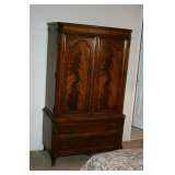 Metz Armoire