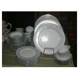 Set Dinnerware for 8