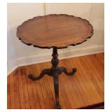 Pie Crust Table