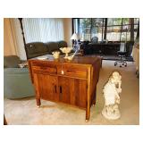 Sale in nicely furnished condo with sparkling decor