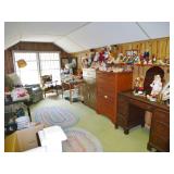 Attic playroom; 100s of dolls