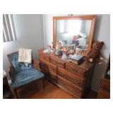 Dresser w/mirror