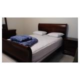 Queen Bed w Dresser & night table