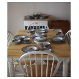 Vogue Silver lace China Set