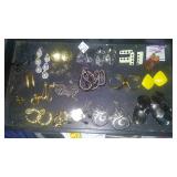 https://www.ebay.com/itm/114182826144	CJ0011 COSTUME JEWELRY EARRING LOT $20.00 RX BOX 4  CJ0011