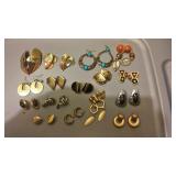 https://www.ebay.com/itm/124150475047	CJ0013 COSTUME JEWELRY EARRING LOT  $20.00 RX BOX 4 CJ0013