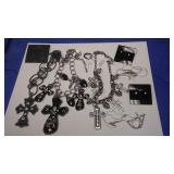 https://www.ebay.com/itm/114171604663	BOX074f COSTUME JEWELRY CHRISTIAN CROSS NECKLACE LOT $20.00 LO