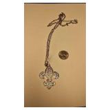 https://www.ebay.com/itm/114171642213	BOX074S COSTUME JEWELRY $10.00 27 INCH CHAIN WITH FLEUR-DE-LIS