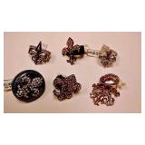 https://www.ebay.com/itm/114171663741	BOX074X LOT OF SIX FLEUR-DE-LIS STRETCH RINGS  "COSTUME JEWELR