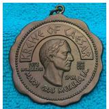 https://www.ebay.com/itm/114918154958	HC3045 BRONZE KREWE OF CAESAR MARDI-GRAS FLOAT LIEUTENANT BADG