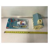 https://www.ebay.com/itm/114918154969	OR8025 LOT OF 2 TOY TRAIN PARTS, HOUSE AND MAINTENENCE KIT