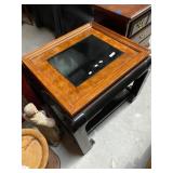 https://www.ebay.com/itm/114918526389	LS5054: Two Tone End Table with Glass Top