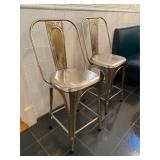 https://www.ebay.com/itm/124835808527	SC6001: 3 Metal Bar Stools