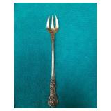 https://www.ebay.com/itm/114895585111	ME3072 USED TIFFANY & CO. STERLING SILVER OYSTER FORK KING PAT