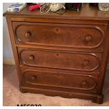 https://www.ebay.com/itm/114895791235	ME6029: Wood Chest of Drawers