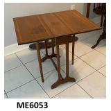 https://www.ebay.com/itm/124815358265	ME6053: Small Drop Leaf Table