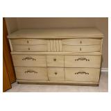 https://www.ebay.com/itm/124857819820	LP4007 Mid Century Modern Low Boy Chest of Drawers