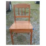 https://www.ebay.com/itm/124857819824	LP8040 : Armless Wooden Spoked Dining Chair LOCAL PICKUP	BIN
