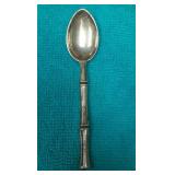 https://www.ebay.com/itm/124815128003	ME3017 USED TIFFANY & CO. 4 1/8 STERLING SILVER TEA SPOON BAMB