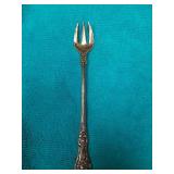 https://www.ebay.com/itm/114895585479	ME3074 USED TIFFANY & CO. STERLING SILVER OYSTER FORK KING PAT
