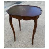 https://www.ebay.com/itm/124916268902	MC5015 - French Provincial Tall Lamp / Accent Table Local Pick