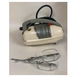 GE1001 COLLECTIBLE VINTAGE DORMEYER MIXWELL BLENDER MODEL 5100 + 2 BOWLS, WORKS	https://www.ebay.com