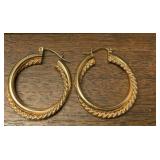 https://www.ebay.com/itm/115068650092	LRM4039 14 KT 585 Looped Pierced Earrings 	 BIN 	 $539.99 