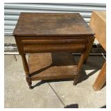 https://www.ebay.com/itm/115077111754	DM7005 - Vintage End Table with Drawer				75	