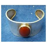 https://www.ebay.com/itm/115123957812	LAN3415 VINTAGE STERLING SILVER CUFF BRACELET WITH RED STONE		