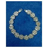 https://www.ebay.com/itm/115128372269	LAN3443 VINTAGE 7 3/8 INCH STERLING SILVER BRACELET ( 10.7 GRA