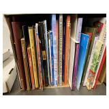 https://www.ebay.com/itm/125062081590	HS7077 Home School Book Box Lot - Local Pickup - Medieval / Kn