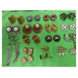 LAN3513	https://www.ebay.com/itm/115164036137	LAN3513 VINTAGE LOT OF COSTUME JEWELRY		Auction