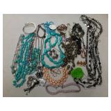 https://www.ebay.com/itm/115165208647	LAN3496 COSTUME JEWELRY LOT OF 23  USED VINTAGE BROOCHES, BRAC