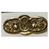https://www.ebay.com/itm/115195590056	Momus 2013 KOM PIN NEW ORLEANS MARDI GRAS KREWE FAVOR  Z7326		