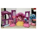 https://www.ebay.com/itm/115145132504	HS3013 VINTAGE MY LITTLE PONY PLASTIC PLAY CASTLE WITH 3 PONYS