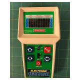 https://www.ebay.com/itm/125236313260	KB0262: Vintage Coleco Electronic Quarterback Handheld Game WO