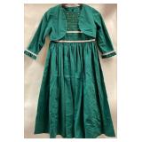 https://www.ebay.com/itm/125227705039	HS1050 BOUTIQUE GIRLS SMOCK DRESSES LOT OF 2: HOLIDAY RED W SL