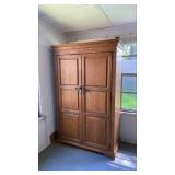 https://www.ebay.com/itm/125528293574	NW1023 BAR CLOSET CUPBOARD MEASURES APPROX 17.5 X 68 X 44.25 I