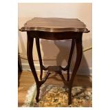 https://www.ebay.com/itm/115940250363 CV1004 Queen Anne Style Antique ORNATE WOOD END TABLE