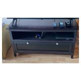 https://www.ebay.com/itm/115940241590 CV1012 SMALL BLACK TV STAND