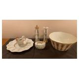 https://www.ebay.com/itm/115942042111 CV1041 LOT OF LENOX CERAMIC DISHES, LARGE BOWL S&P, EGG TRAY A