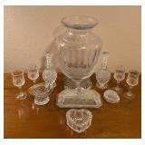 https://www.ebay.com/itm/126136701407 CV1050 LOT OF 11 PCS CRYSTAL & GLASS, VASE, STEMWARE, TRINKETS