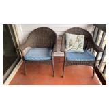 https://www.ebay.com/itm/126136682785 CV1063 PAIR OF WOVEN PATIO CHAIRS WITH BLUE CUSIONS AND PILLOW
