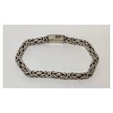 https://www.ebay.com/itm/115946722216 CV1111 STERLING SILVER BRACELET WITH BOX CLASP