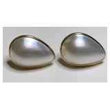 https://www.ebay.com/itm/115947717427 CV1141 14K GOLD TEARDROP PEARL STUD EARRINGS