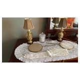 https://www.ebay.com/itm/115947733650 CV1146 LOT OF VANITY ACCESSORIES INCL LAMPS, HAND MIRRORS, GLO
