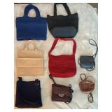 https://www.ebay.com/itm/115947733110 CV1147 LOT OF 8 PURSES AND BAGS