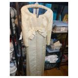 Stunning vintage wedding dress !! 