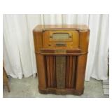 1941 General Electric L-916 Console Tube Cam Radio